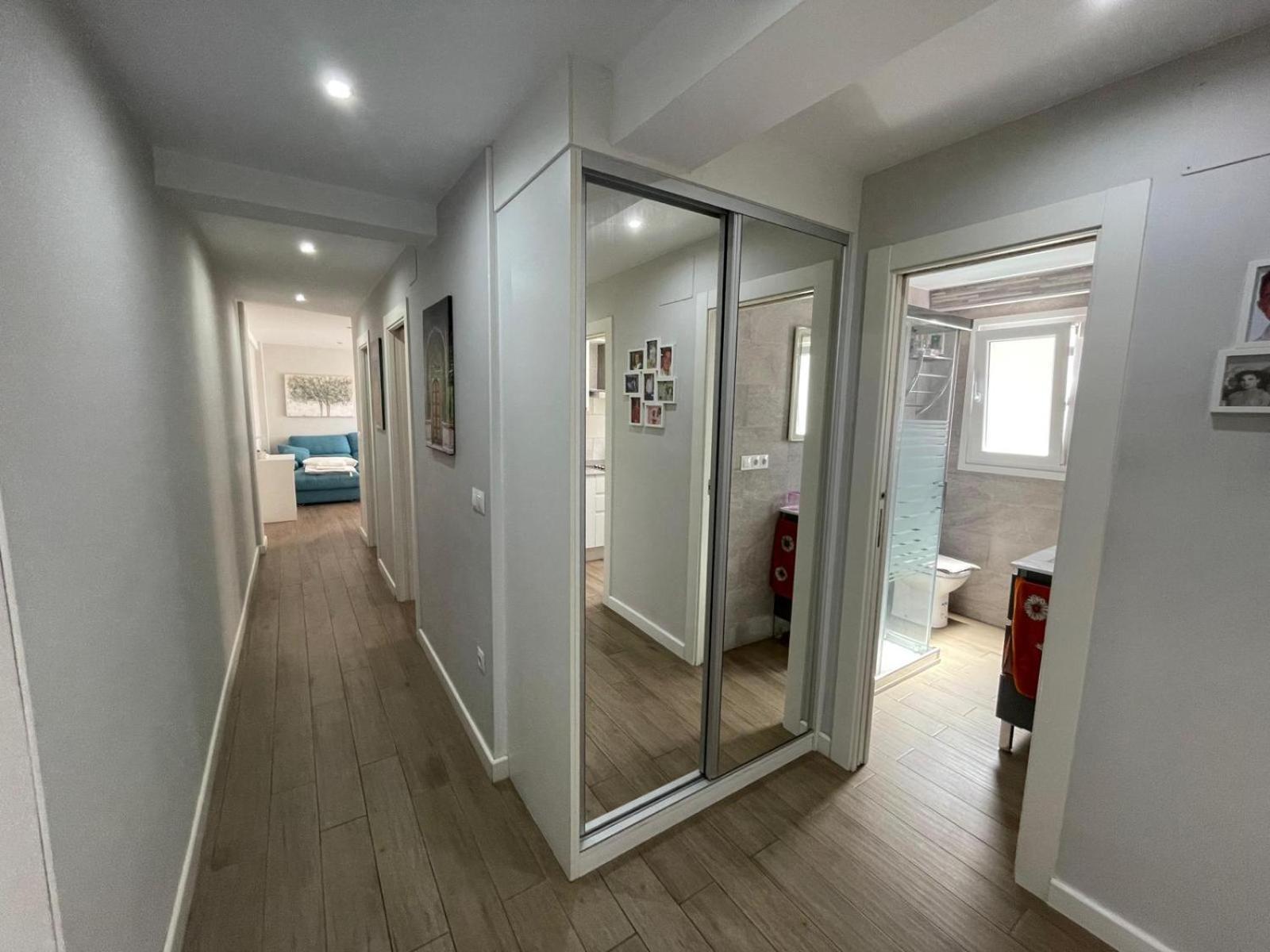 Cozy Room In Stylish Flat Just Steps From The Beach Cádiz Buitenkant foto