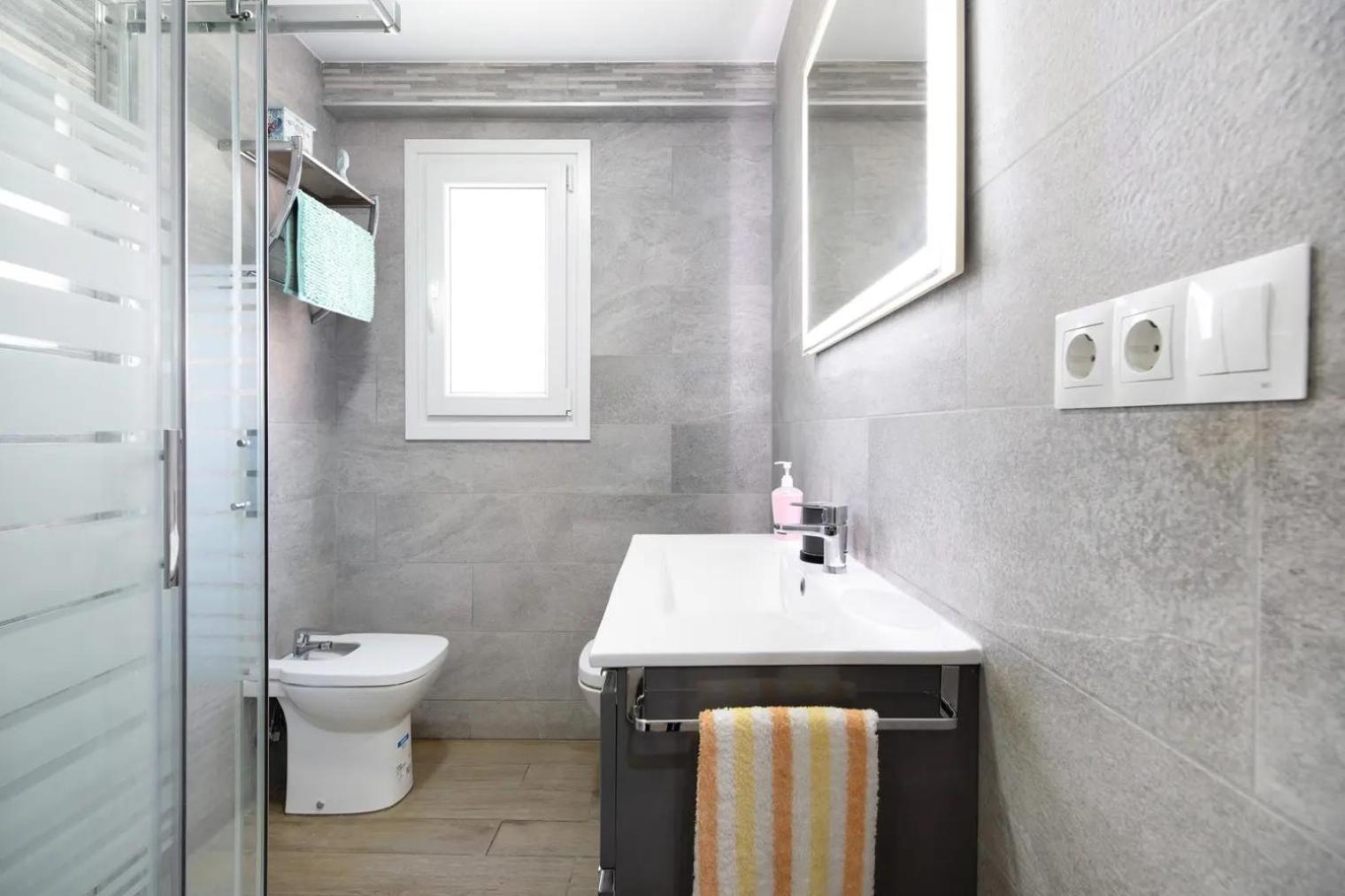 Cozy Room In Stylish Flat Just Steps From The Beach Cádiz Buitenkant foto