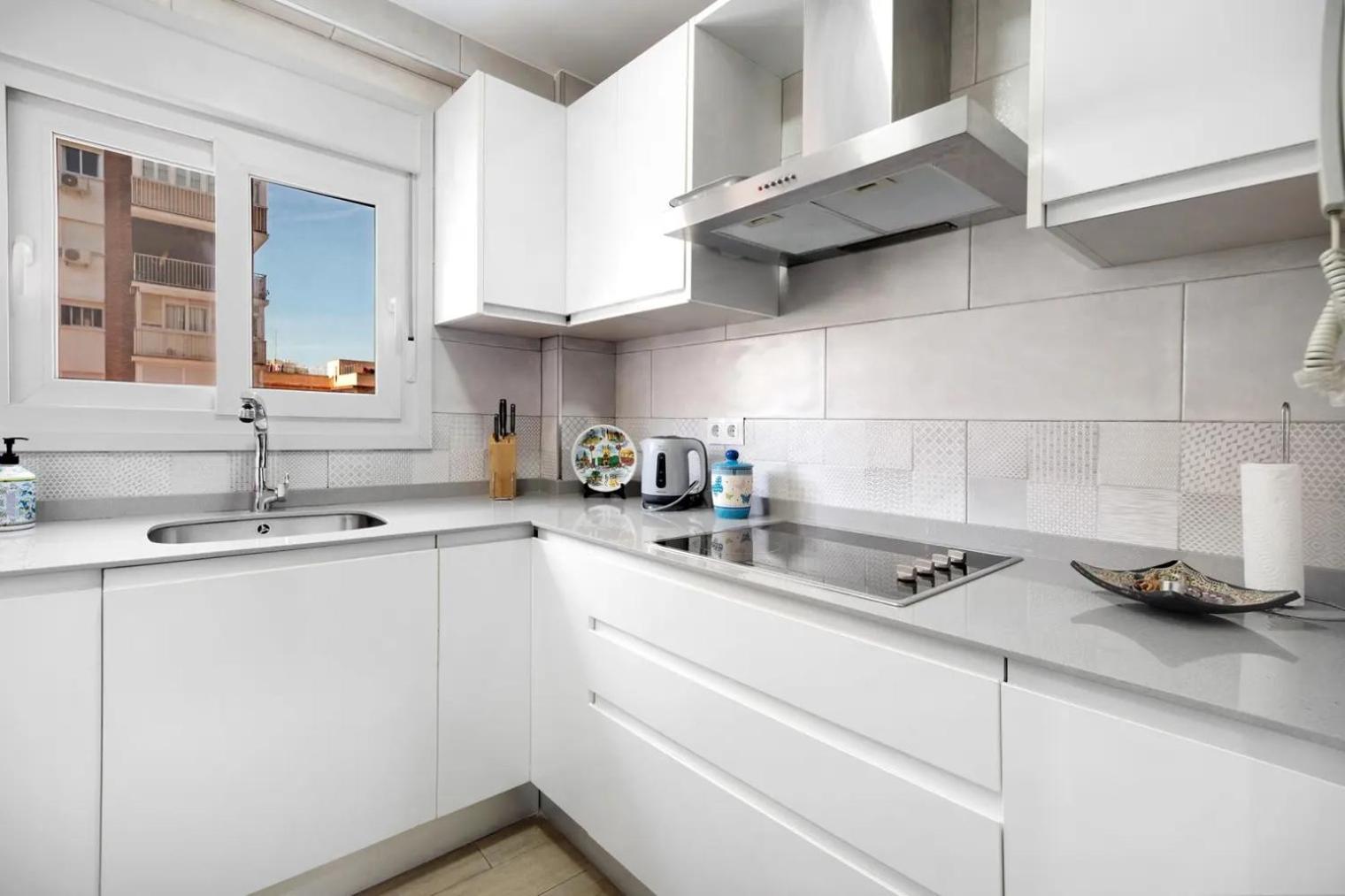 Cozy Room In Stylish Flat Just Steps From The Beach Cádiz Buitenkant foto